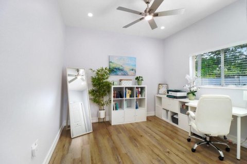 House in Tampa, Florida 3 bedrooms, 186.45 sq.m. № 1887025 - photo 22