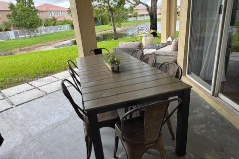 Casa en venta en Weston, Florida, 4 dormitorios, 230.03 m2 № 1953111 - foto 16