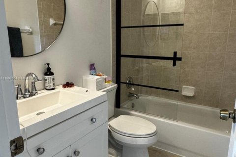 Casa en venta en Weston, Florida, 4 dormitorios, 230.03 m2 № 1953111 - foto 25