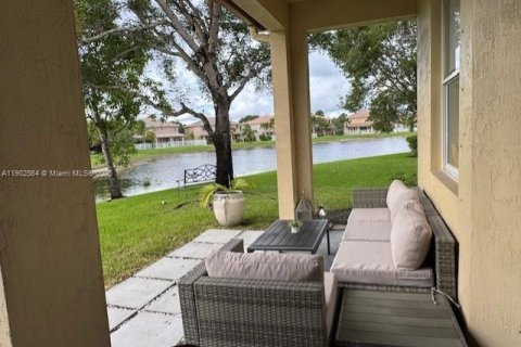Casa en venta en Weston, Florida, 4 dormitorios, 230.03 m2 № 1953111 - foto 15