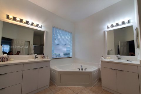 Casa en venta en Weston, Florida, 4 dormitorios, 230.03 m2 № 1953111 - foto 19