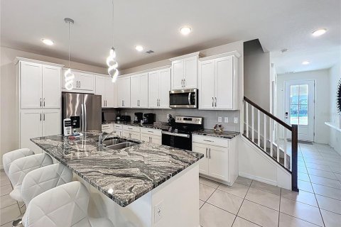 Touwnhouse à vendre à Kissimmee, Floride: 5 chambres, 213.12 m2 № 2105584 - photo 11