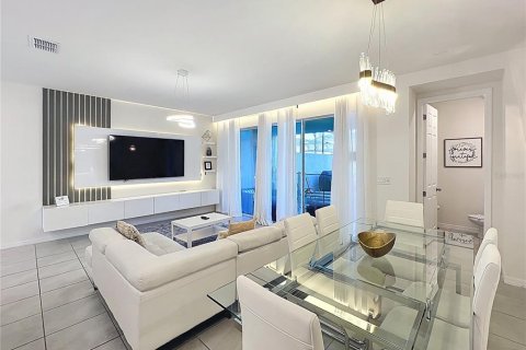 Touwnhouse à vendre à Kissimmee, Floride: 5 chambres, 213.12 m2 № 2105584 - photo 13