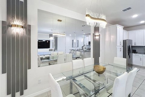 Touwnhouse à vendre à Kissimmee, Floride: 5 chambres, 213.12 m2 № 2105584 - photo 15