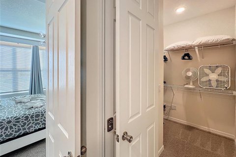 Touwnhouse à vendre à Kissimmee, Floride: 5 chambres, 213.12 m2 № 2105584 - photo 8