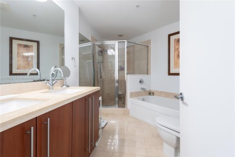 Купить кондоминиум в Майами, Флорида 2 спальни, 102.1м2, № 1979870 - фото 16