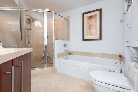 Купить кондоминиум в Майами, Флорида 2 спальни, 102.1м2, № 1979870 - фото 15