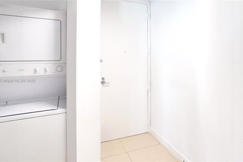 Купить кондоминиум в Майами, Флорида 2 спальни, 102.1м2, № 1979870 - фото 27