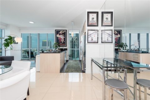 Купить кондоминиум в Майами, Флорида 2 спальни, 102.1м2, № 1979870 - фото 9