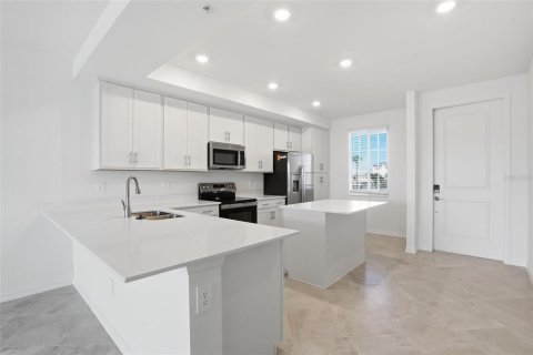 Condo in Venice, Florida, 2 bedrooms in WELLEN PARK № 2156798 - photo 4