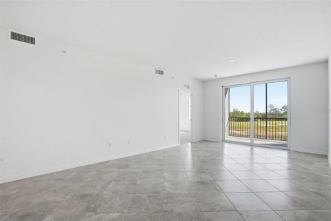 Condo in Venice, Florida, 2 bedrooms in WELLEN PARK № 2156798 - photo 9