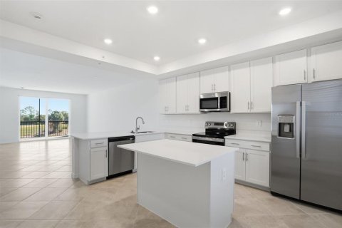 Condo in Venice, Florida, 2 bedrooms in WELLEN PARK № 2156798 - photo 2