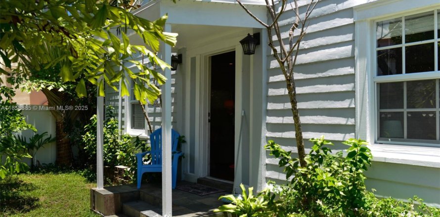 Villa ou maison à Miami Beach, Floride 2 chambres, 106.84 m2 № 1887729