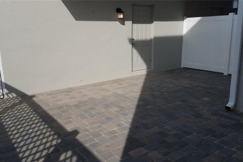 Townhouse in Winter Garden, Florida 3 bedrooms, 159.51 sq.m. № 1800343 - photo 11