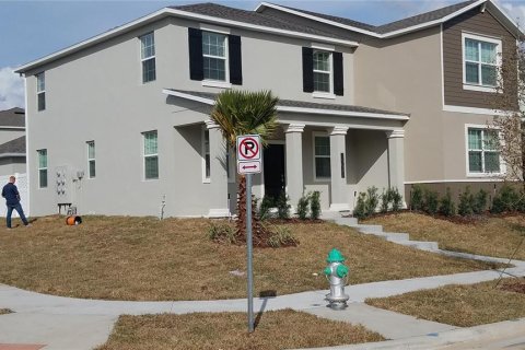 Townhouse in Winter Garden, Florida 3 bedrooms, 159.51 sq.m. № 1800343 - photo 2