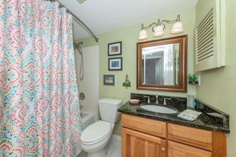 Condo in Venice, Florida, 2 bedrooms  № 1569944 - photo 23