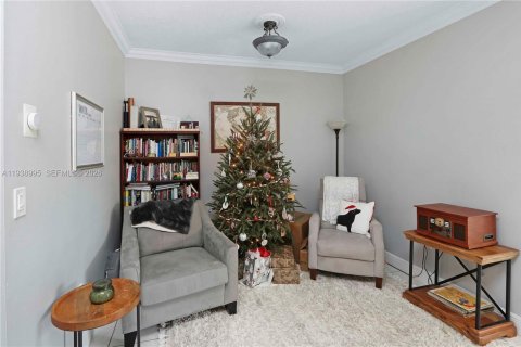 Touwnhouse à vendre à Miami, Floride: 3 chambres, 147.99 m2 № 1996949 - photo 11