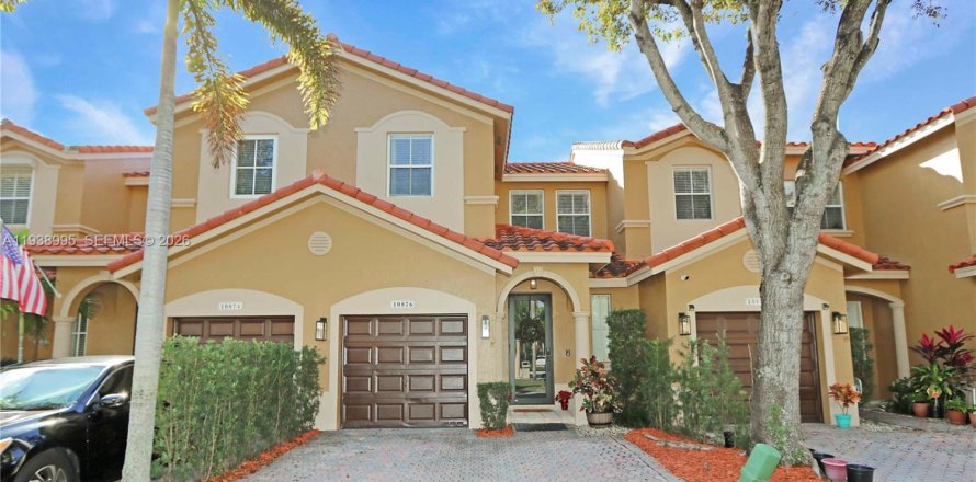 Touwnhouse à Miami, Floride 3 chambres, 147.99 m2 № 1996949