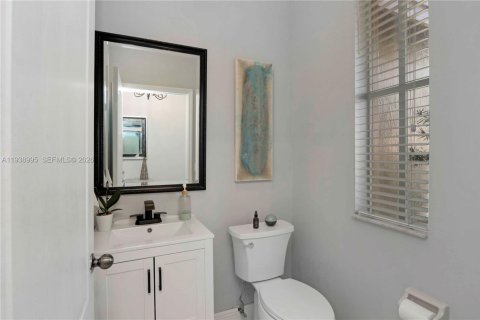 Touwnhouse à vendre à Miami, Floride: 3 chambres, 147.99 m2 № 1996949 - photo 8