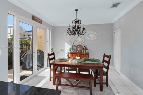 Touwnhouse à vendre à Miami, Floride: 3 chambres, 147.99 m2 № 1996949 - photo 18