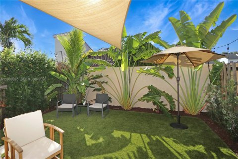 Touwnhouse à vendre à Miami, Floride: 3 chambres, 147.99 m2 № 1996949 - photo 5