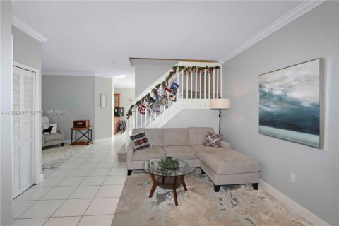 Touwnhouse à vendre à Miami, Floride: 3 chambres, 147.99 m2 № 1996949 - photo 9