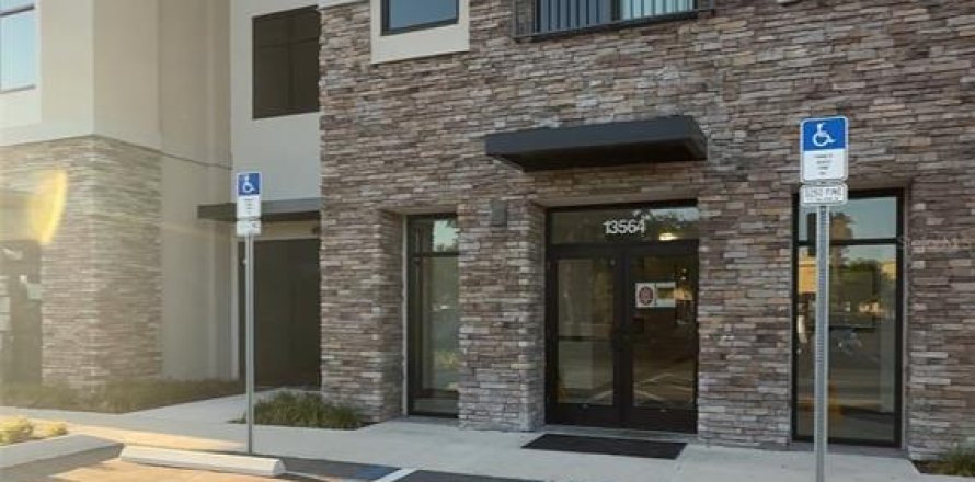 Immobilier commercial à Orlando, Floride 62.99 m2 № 1717419