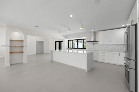 Купить виллу или дом в Пальметто-Бей, Флорида 4 спальни, 201.04м2, № 2060400 - фото 6