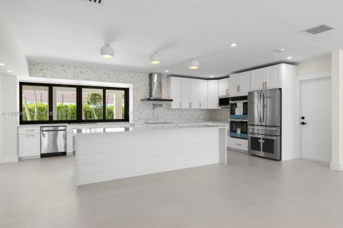 Купить виллу или дом в Пальметто-Бей, Флорида 4 спальни, 201.04м2, № 2060400 - фото 7