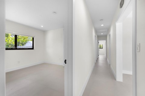 Купить виллу или дом в Пальметто-Бей, Флорида 4 спальни, 201.04м2, № 2060400 - фото 12