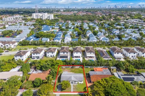 Casa en venta en Miami, Florida, 3 dormitorios, 141.12 m2 № 1956942 - foto 30