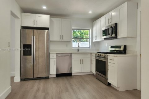 Villa ou maison à vendre à Miami, Floride: 3 chambres, 141.12 m2 № 1956942 - photo 8