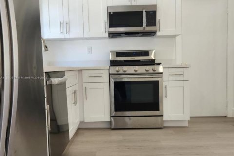 Villa ou maison à vendre à Miami, Floride: 3 chambres, 141.12 m2 № 1956942 - photo 7