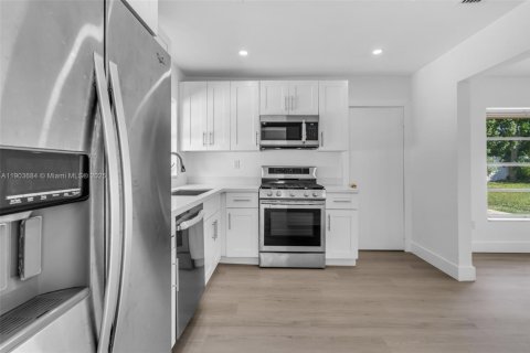 Casa en venta en Miami, Florida, 3 dormitorios, 141.12 m2 № 1956942 - foto 10