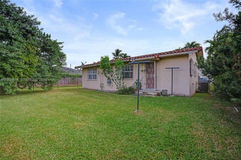 Купить виллу или дом в Майами, Флорида 3 спальни, 130.99м2, № 1976406 - фото 12