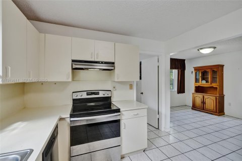 Купить виллу или дом в Майами, Флорида 3 спальни, 130.99м2, № 1976406 - фото 15