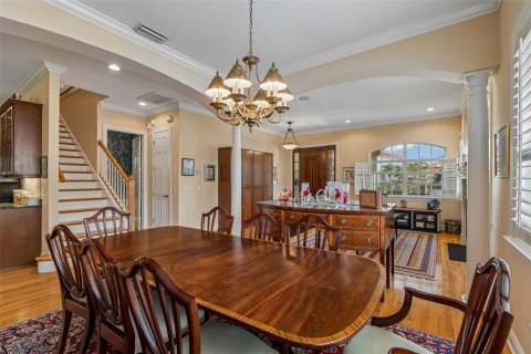 House in Tampa, Florida 4 bedrooms, 330.64 sq.m. № 2408607 - photo 10