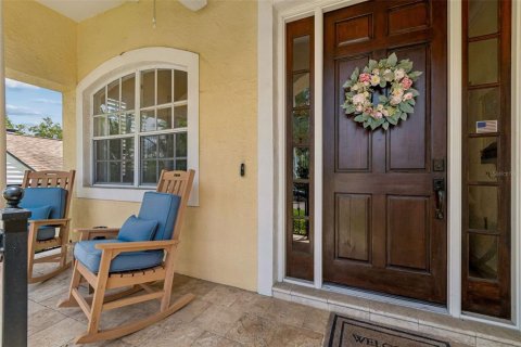 House in Tampa, Florida 4 bedrooms, 330.64 sq.m. № 2408607 - photo 4