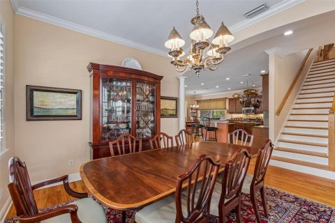 House in Tampa, Florida 4 bedrooms, 330.64 sq.m. № 2408607 - photo 11