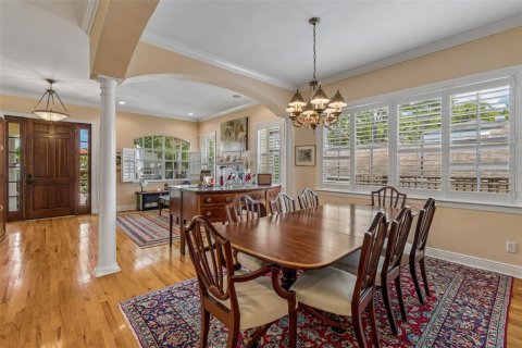 House in Tampa, Florida 4 bedrooms, 330.64 sq.m. № 2408607 - photo 9