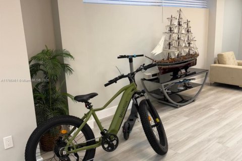 Immobilier commercial à vendre à Miami, Floride № 1982236 - photo 9