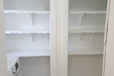 Casa en venta en Hallandale Beach, Florida, 3 dormitorios, 122.45 m2 № 2045557 - foto 9