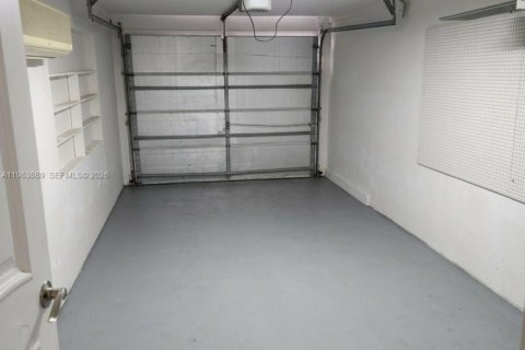 Casa en venta en Hallandale Beach, Florida, 3 dormitorios, 122.45 m2 № 2045557 - foto 8