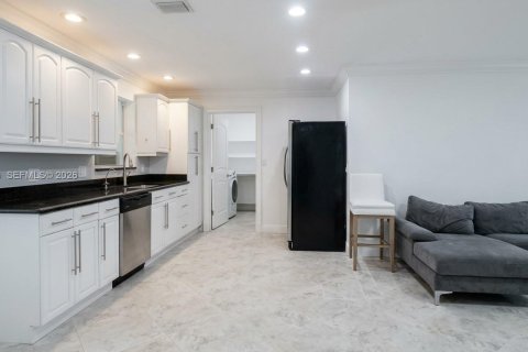 Casa en venta en Hallandale Beach, Florida, 3 dormitorios, 122.45 m2 № 2045557 - foto 3