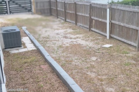 House in Tampa, Florida 3 bedrooms, 93.65 sq.m. № 2207414 - photo 4