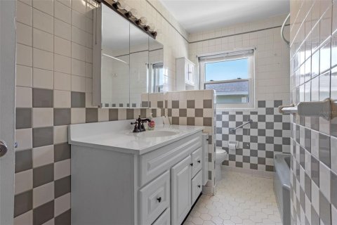 Casa en venta en Winter Haven, Florida, 4 dormitorios, 245.31 m2 № 1900541 - foto 23