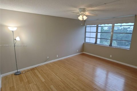 Купить кондоминиум в Лодерхилл, Флорида 2 спальни, 106.65м2, № 1999704 - фото 14