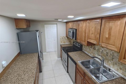 Купить кондоминиум в Лодерхилл, Флорида 2 спальни, 106.65м2, № 1999704 - фото 9