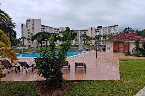 Купить кондоминиум в Лодерхилл, Флорида 2 спальни, 106.65м2, № 1999704 - фото 24