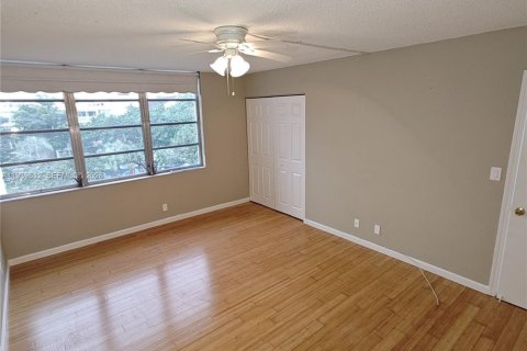 Купить кондоминиум в Лодерхилл, Флорида 2 спальни, 106.65м2, № 1999704 - фото 13